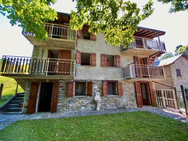 casa indipendente in vendita a Domaso