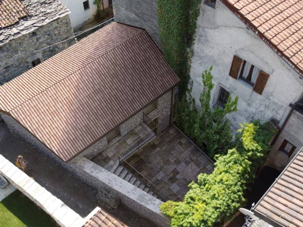 casa indipendente in vendita a Domaso