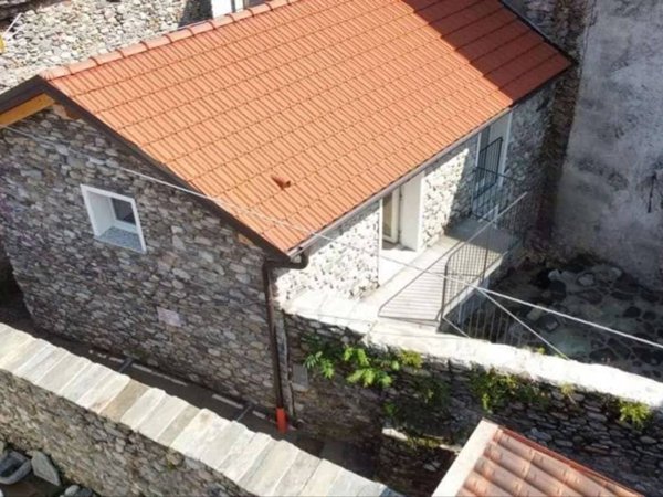 casa indipendente in vendita a Domaso