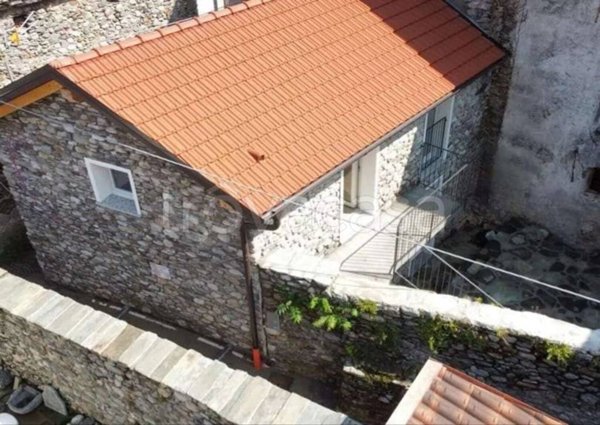 casa indipendente in vendita a Domaso