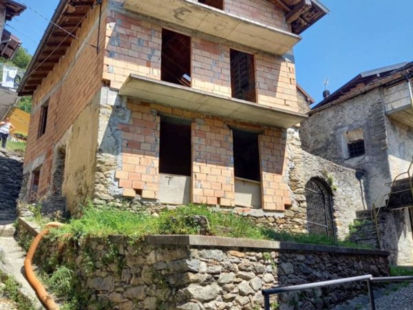 casa indipendente in vendita a Domaso