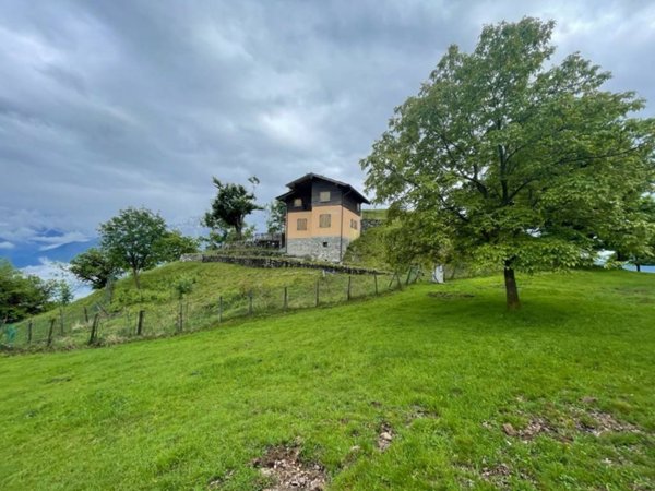 casa indipendente in vendita a Domaso