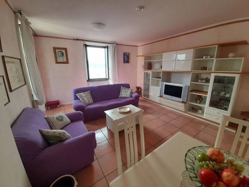 appartamento in vendita a Domaso in zona Pozzolo