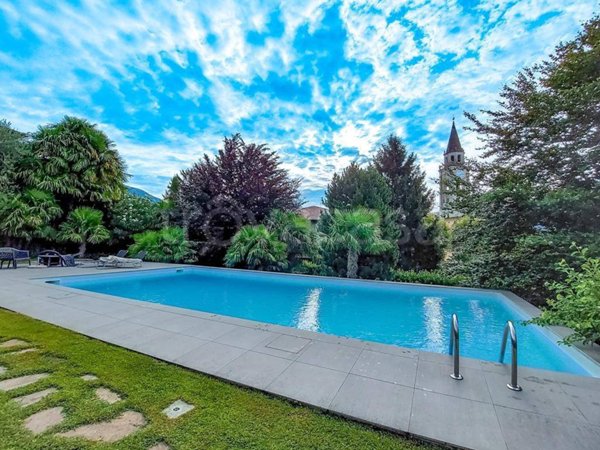 casa indipendente in vendita a Domaso