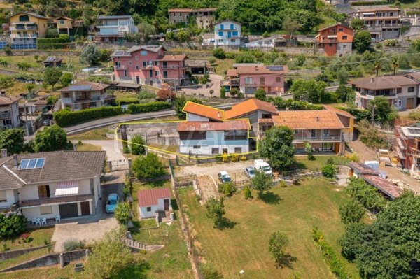 casa indipendente in vendita a Domaso