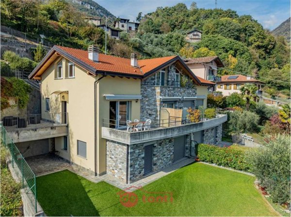 appartamento in vendita a Domaso in zona Pozzolo