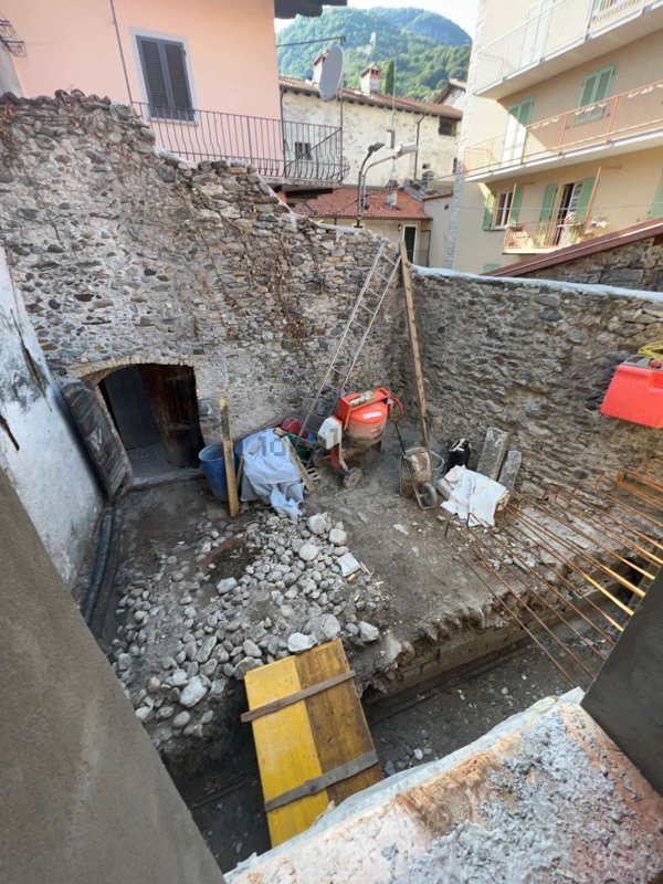 casa indipendente in vendita a Domaso