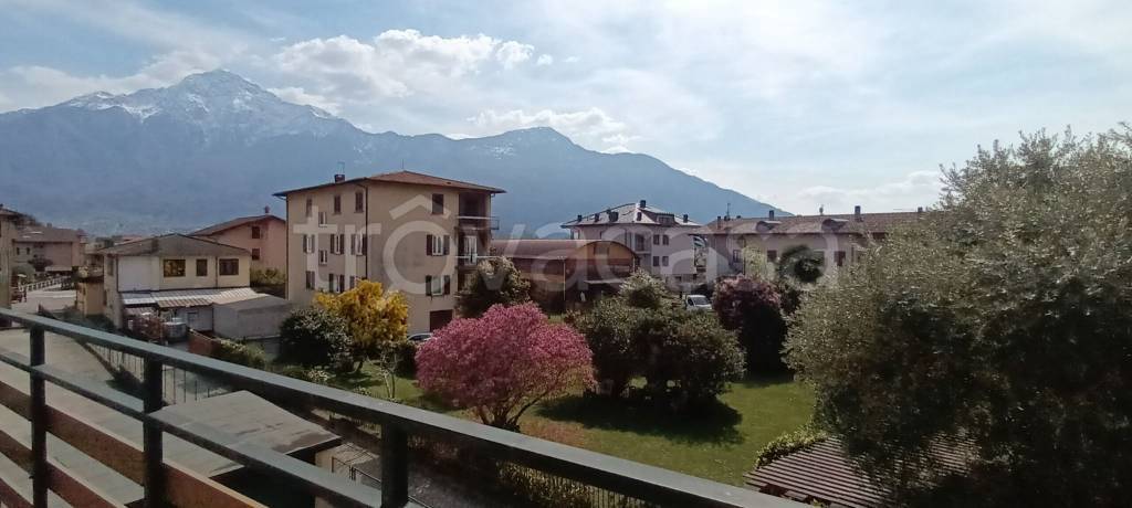 appartamento in vendita a Domaso in zona Gaggio