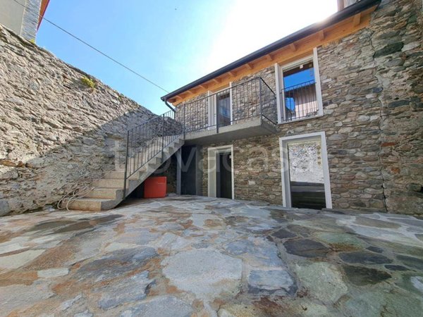 casa indipendente in vendita a Domaso