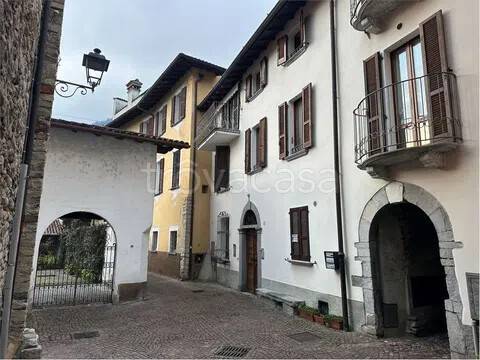appartamento in vendita a Domaso in zona Pozzolo