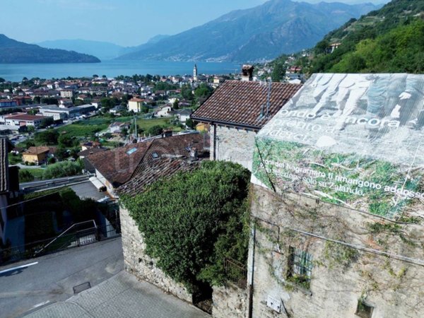 casa indipendente in vendita a Domaso