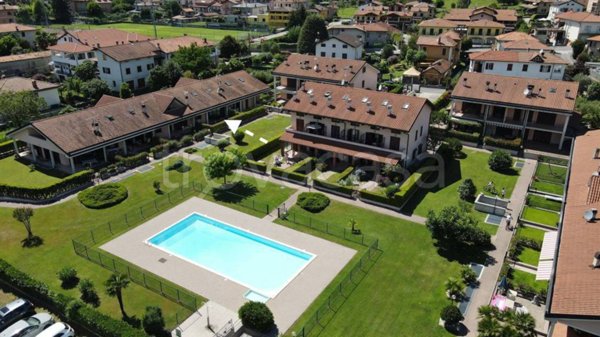 casa indipendente in vendita a Dongo
