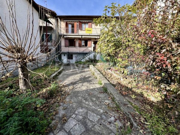casa indipendente in vendita a Dongo