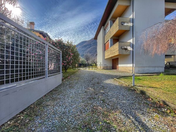 appartamento in vendita a Dongo