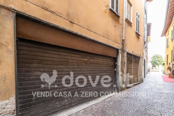 casa indipendente in vendita a Dongo