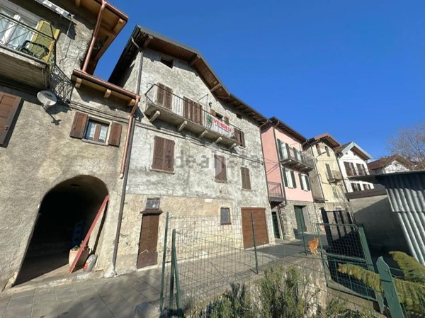 appartamento in vendita a Dongo