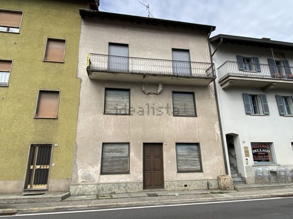 appartamento in vendita a Dongo