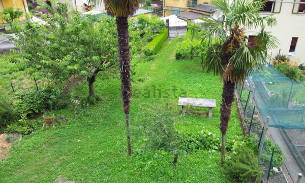 casa indipendente in vendita a Dongo