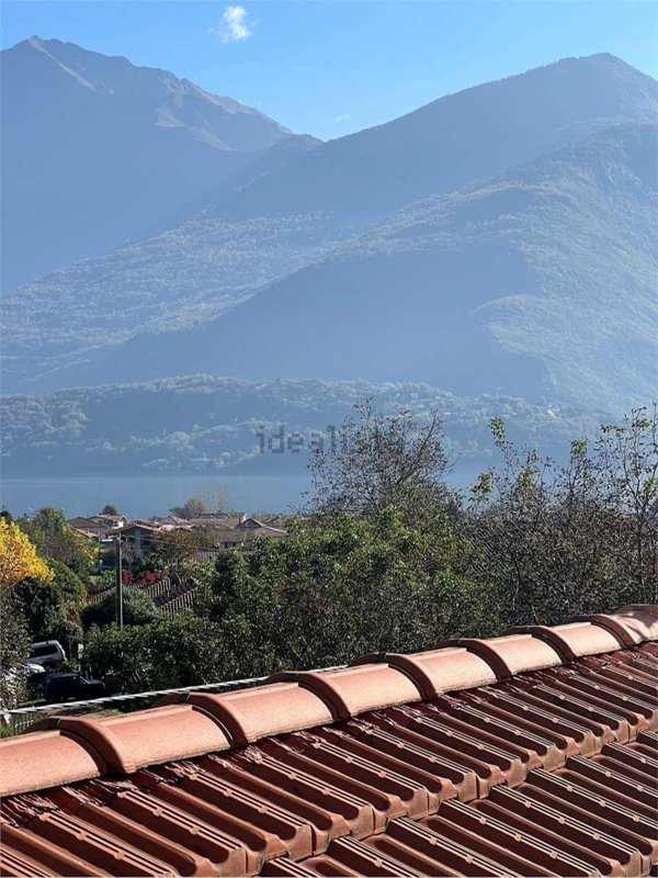 casa indipendente in vendita a Dongo