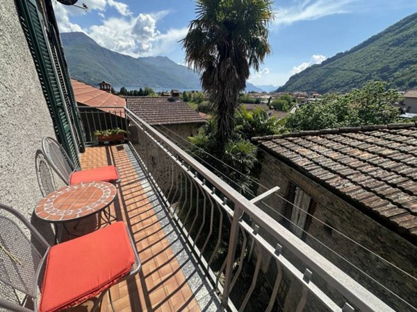 appartamento in vendita a Dongo