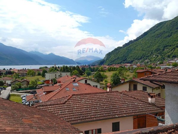 casa indipendente in vendita a Dongo