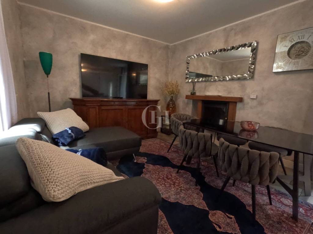 casa indipendente in vendita a Dongo