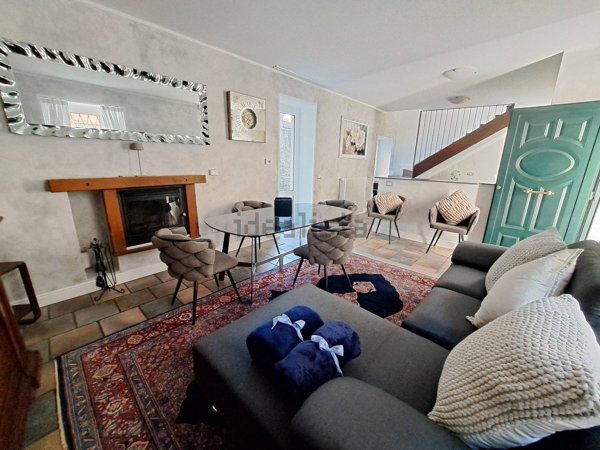 casa indipendente in vendita a Dongo