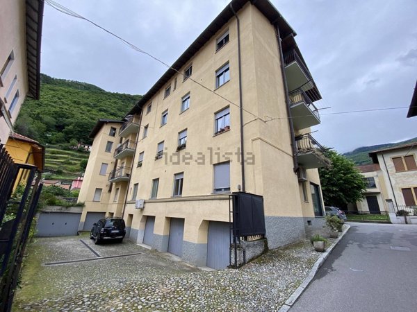appartamento in vendita a Dongo