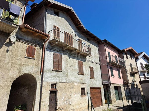 appartamento in vendita a Dongo