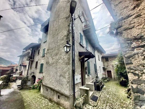 appartamento in vendita a Dongo