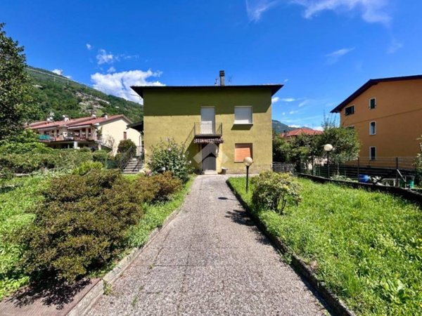 appartamento in vendita a Dongo