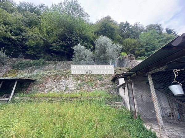 casa indipendente in vendita a Dongo