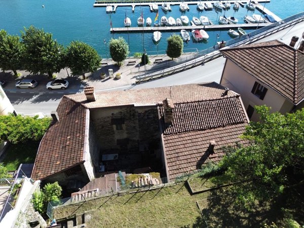 casa indipendente in vendita a Dongo