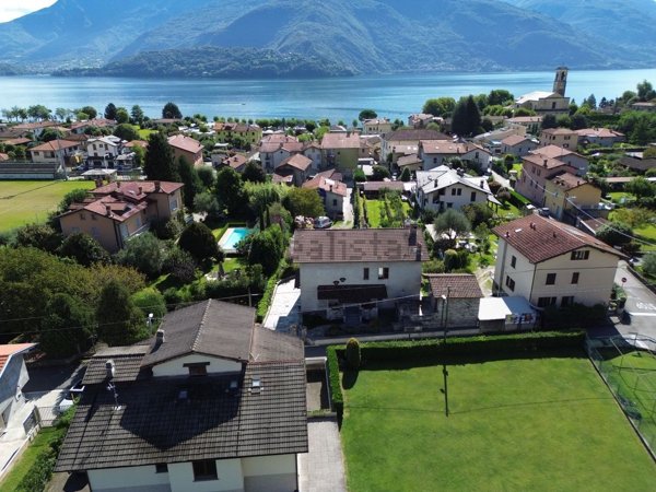 appartamento in vendita a Dongo
