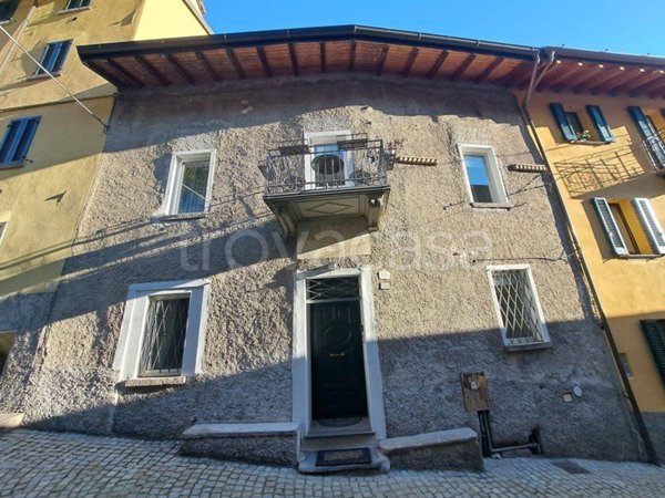 appartamento in vendita a Dongo