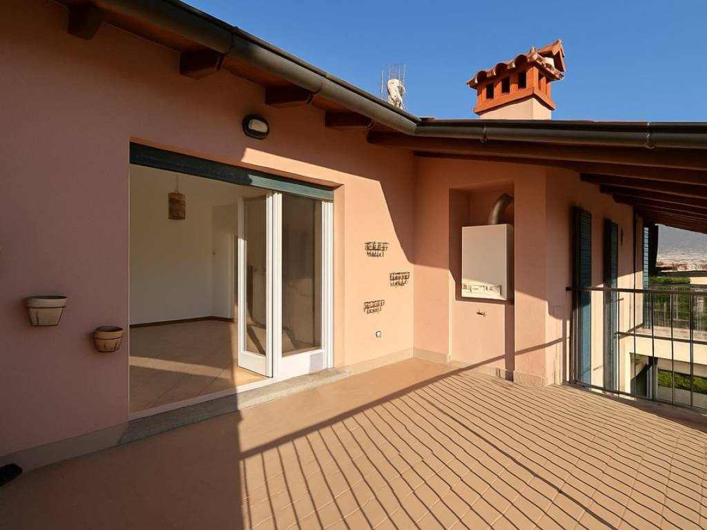 appartamento in vendita a Dongo
