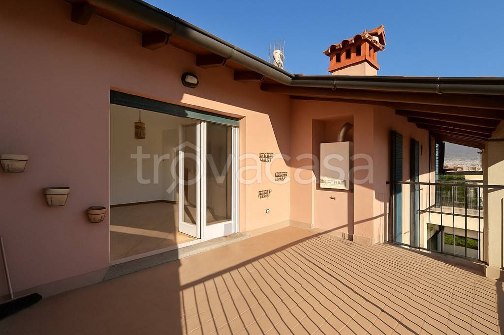 appartamento in vendita a Dongo