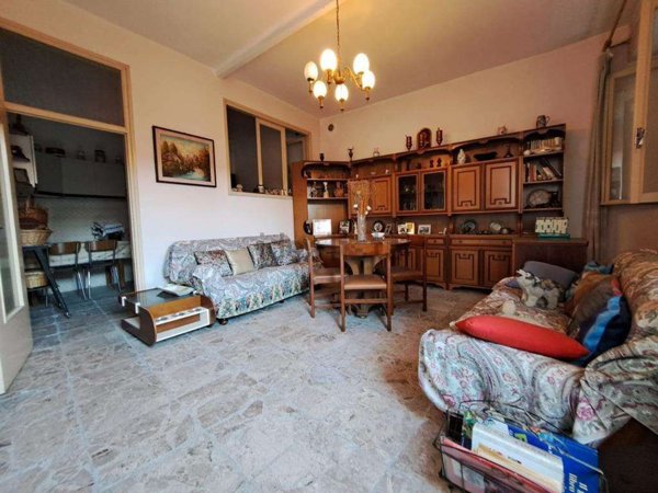 casa indipendente in vendita a Dongo