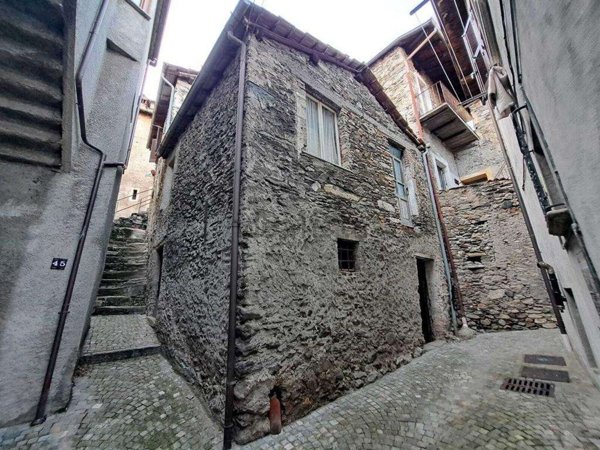 appartamento in vendita a Dongo