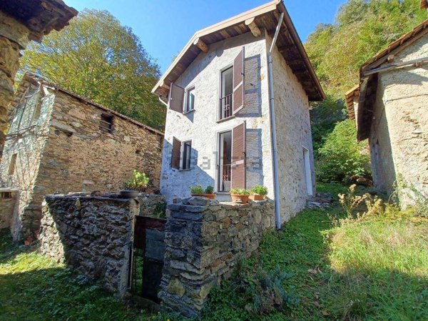 appartamento in vendita a Dongo