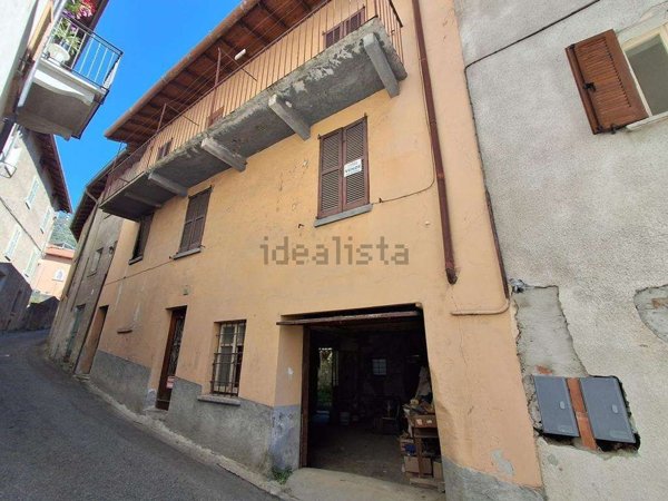 casa indipendente in vendita a Dongo