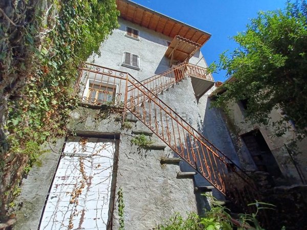 appartamento in vendita a Dongo