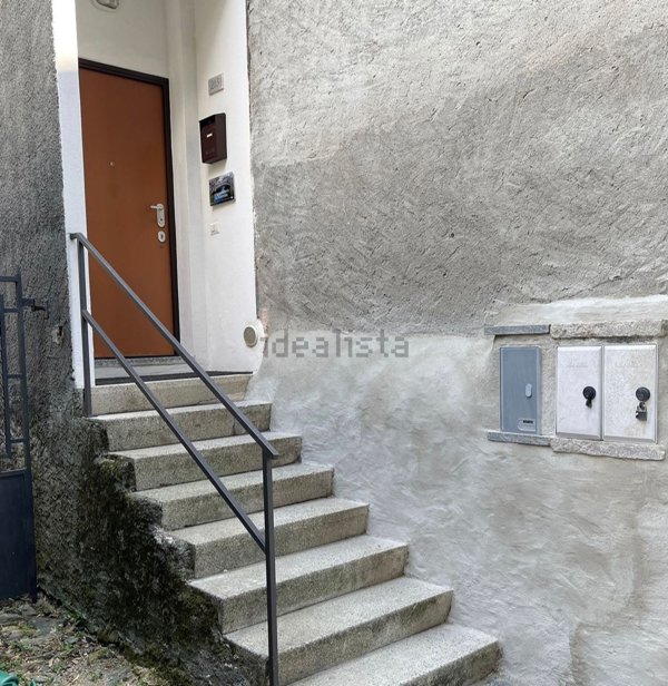 appartamento in vendita a Dongo