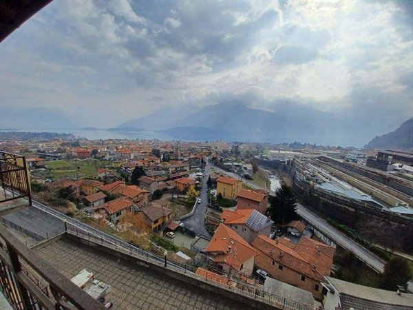 appartamento in vendita a Dongo