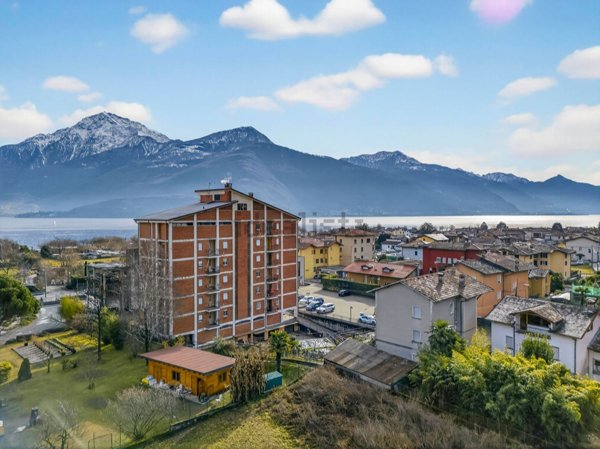 appartamento in vendita a Dongo