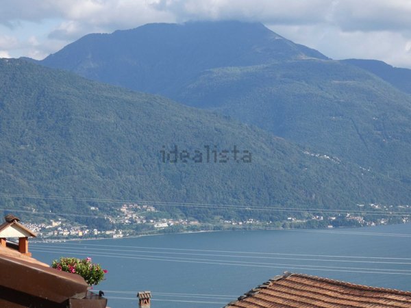 casa indipendente in vendita a Dongo