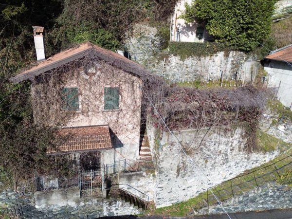 appartamento in vendita a Dongo