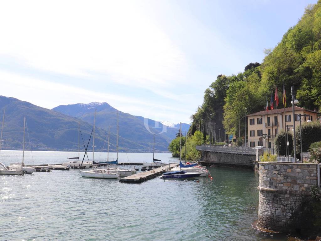 appartamento in vendita a Dongo