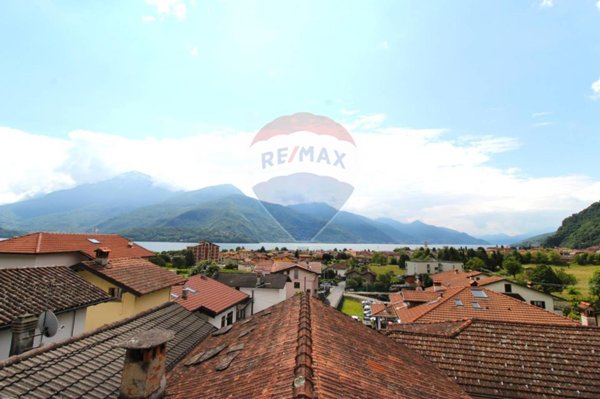 casa indipendente in vendita a Dongo