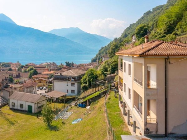 appartamento in vendita a Dongo